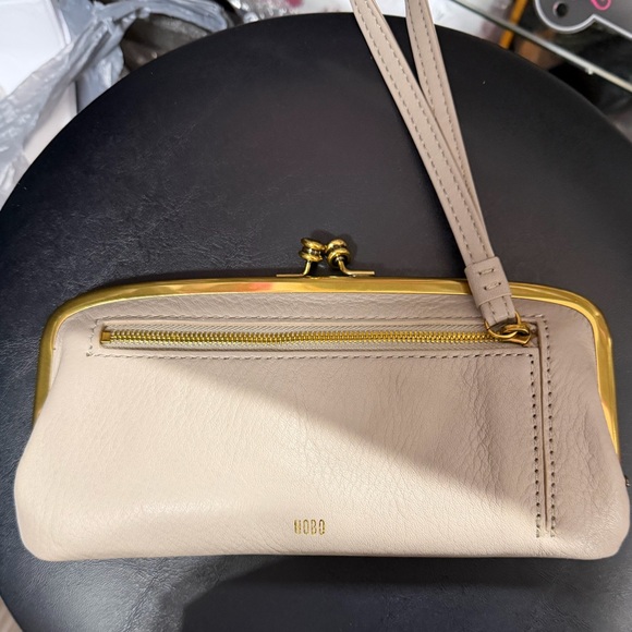 Hobo Cora Large Frame Wallet - Picture 4 of 13